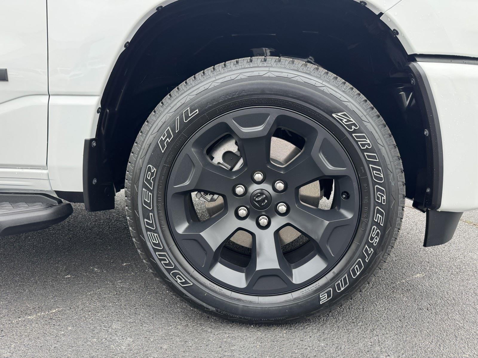 2026 RAM Ram 1500 RAM 1500 EXPRESS CREW CAB 4X4 5'7' BOX