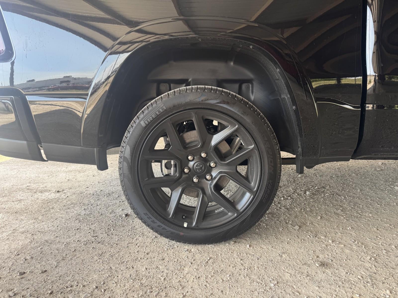 2025 RAM Ram 1500 RAM 1500 LARAMIE CREW CAB 4X4 5'7' BOX