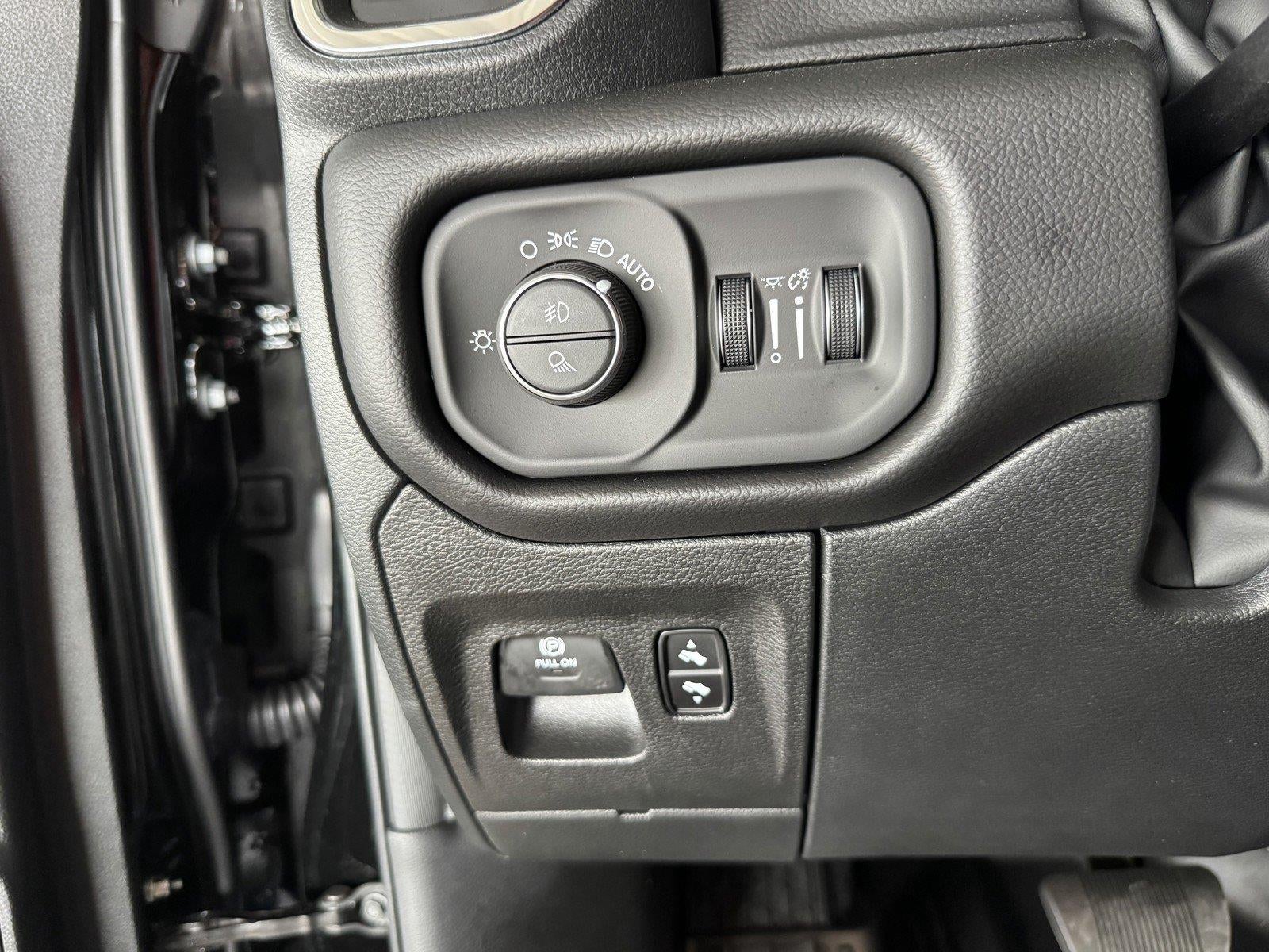 2027 RAM Ram 1500 RAM 1500 LARAMIE CREW CAB 4X4 5'7' BOX