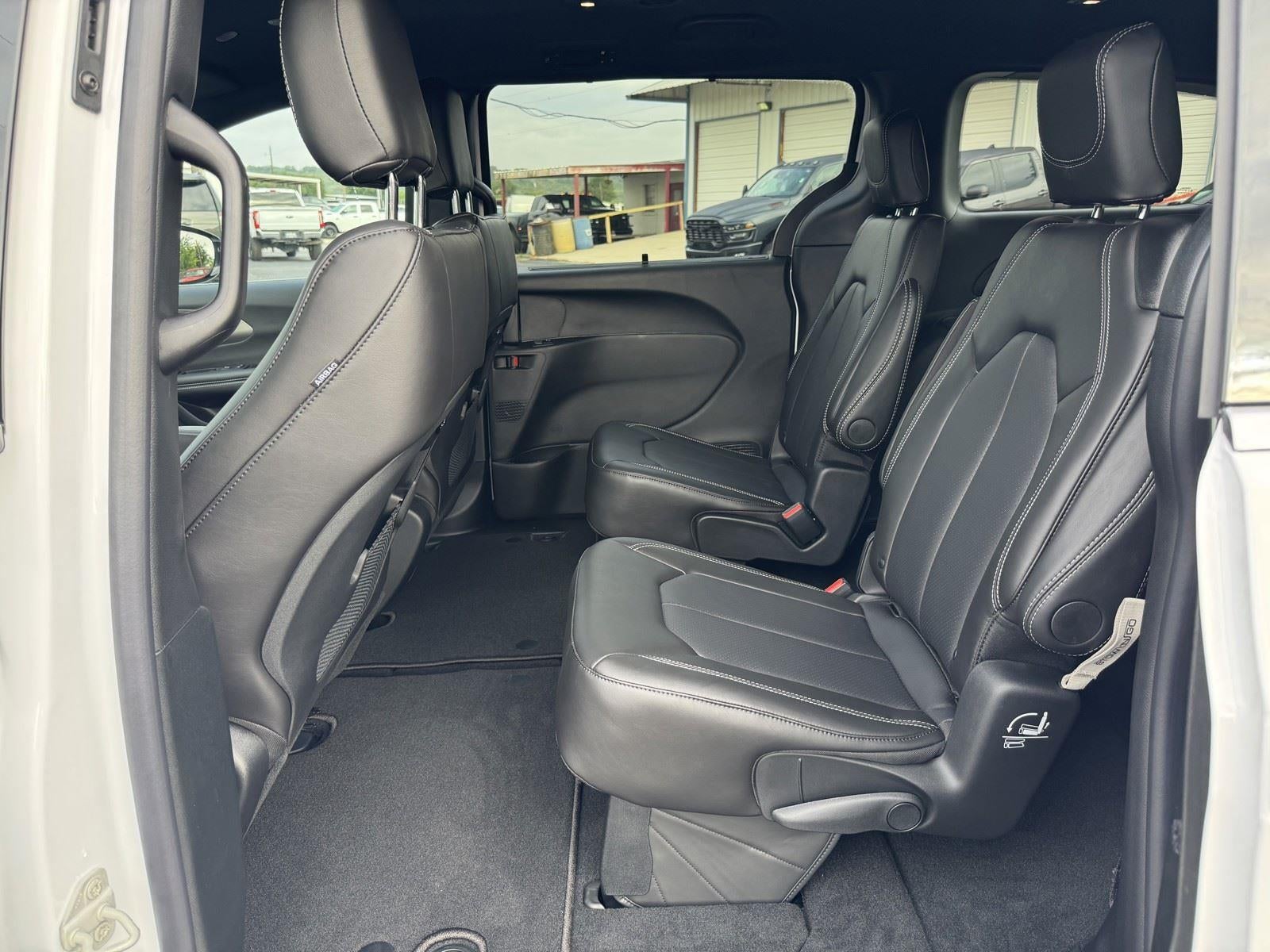 2027 Chrysler Pacifica PACIFICA SELECT