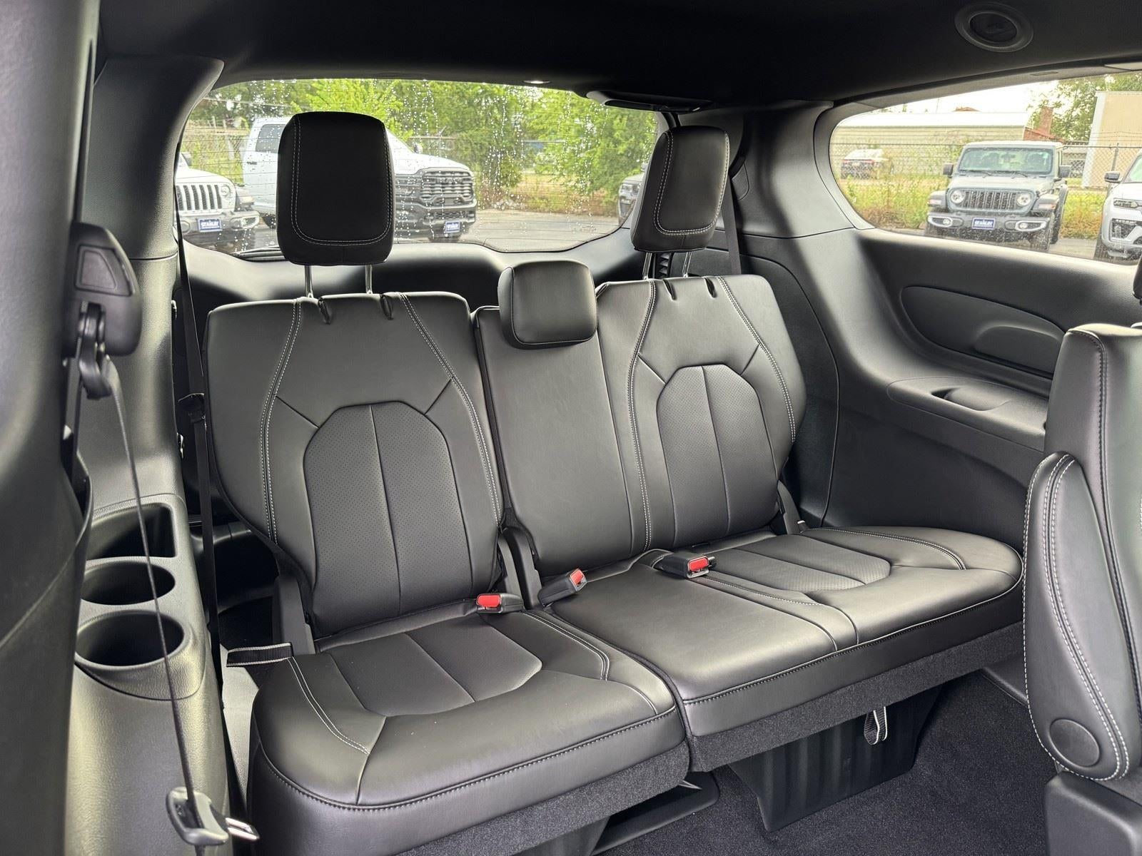 2027 Chrysler Pacifica PACIFICA SELECT