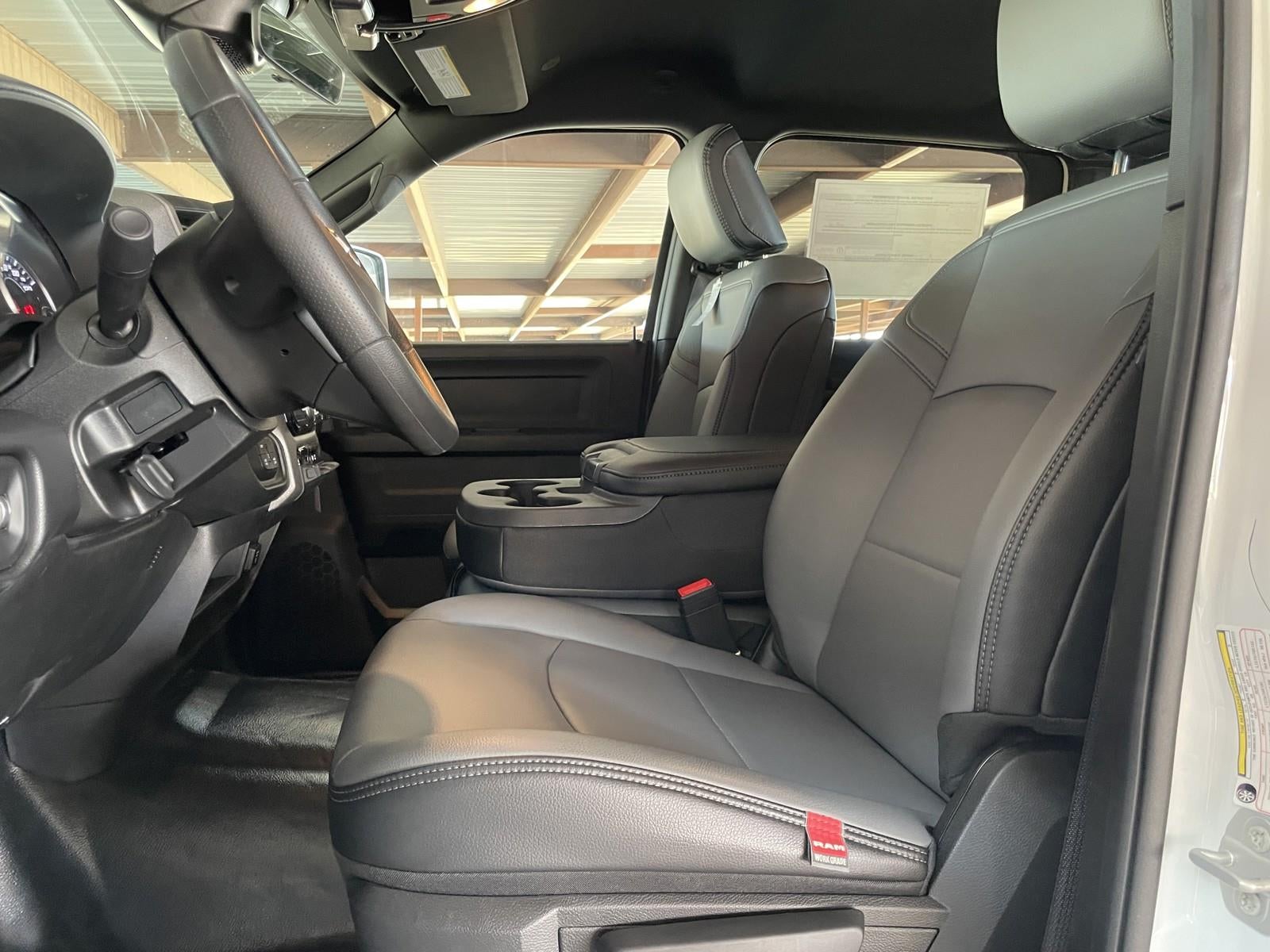 2026 RAM Ram 3500 RAM 3500 TRADESMAN CREW CAB 4X4 8' BOX