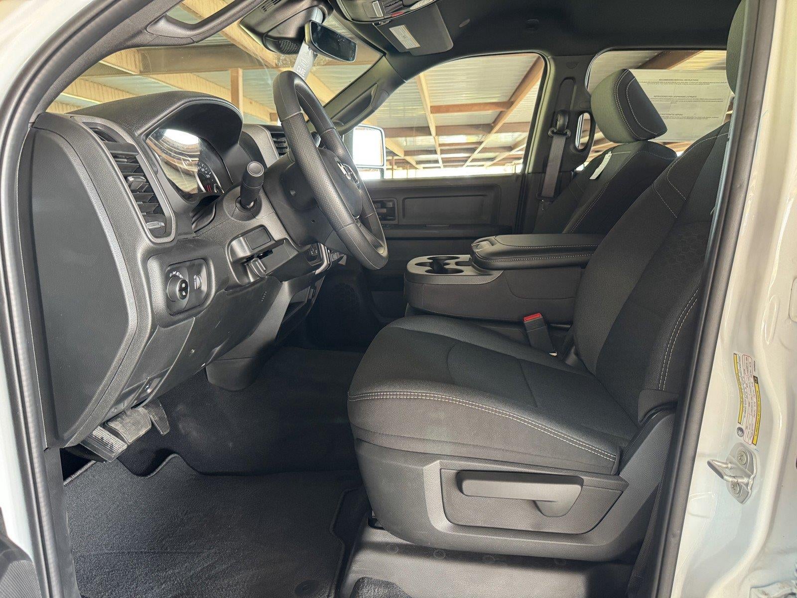 2027 RAM Ram 3500 RAM 3500 TRADESMAN CREW CAB 4X4 8' BOX