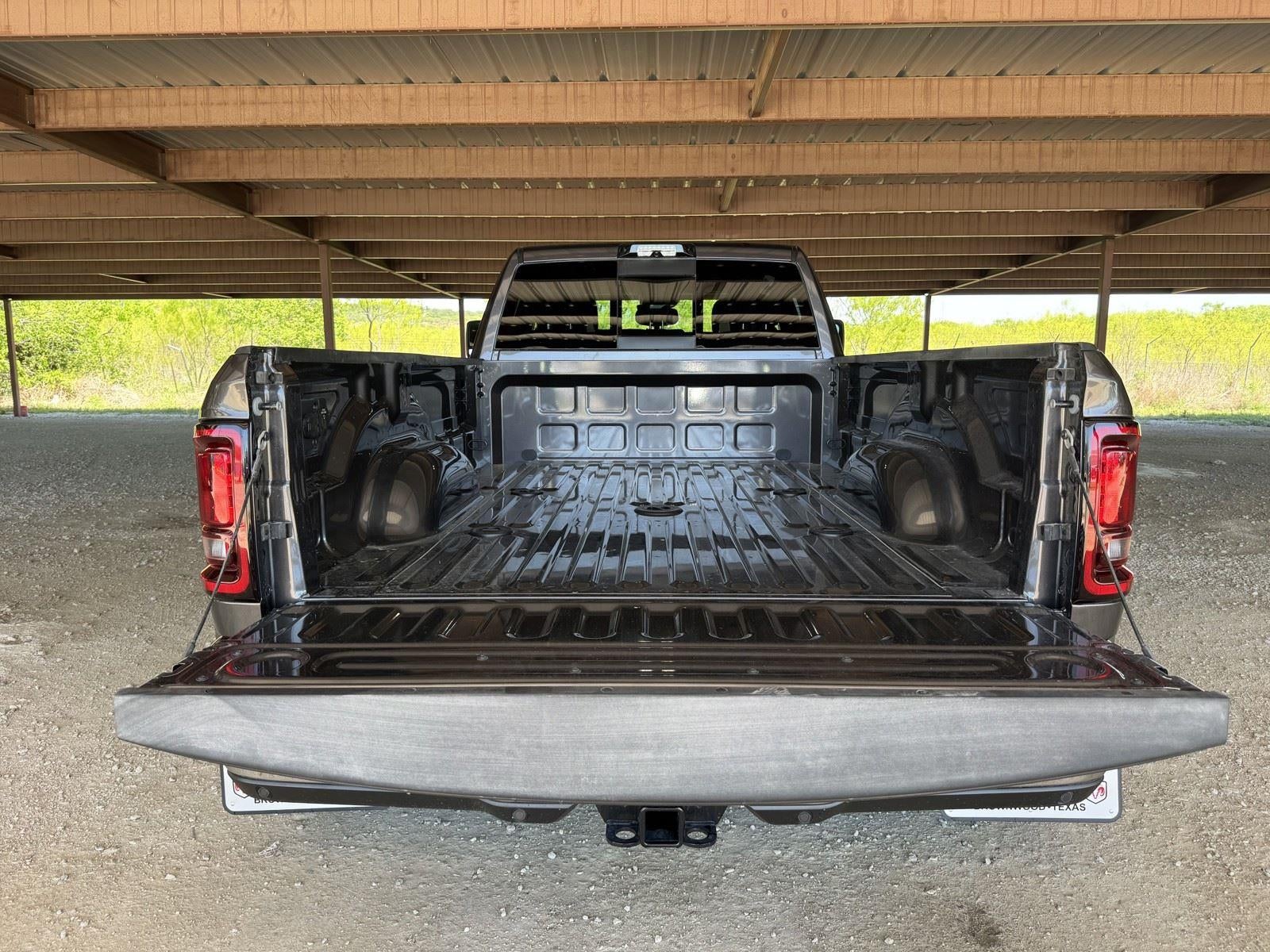 2026 RAM Ram 3500 RAM 3500 TRADESMAN CREW CAB 4X4 8' BOX