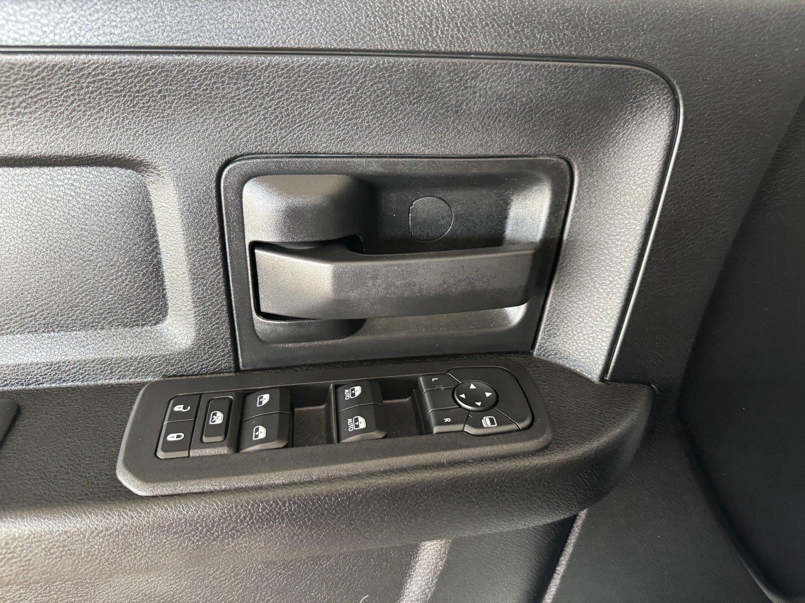 2027 RAM Ram 3500 RAM 3500 TRADESMAN CREW CAB 4X4 8' BOX