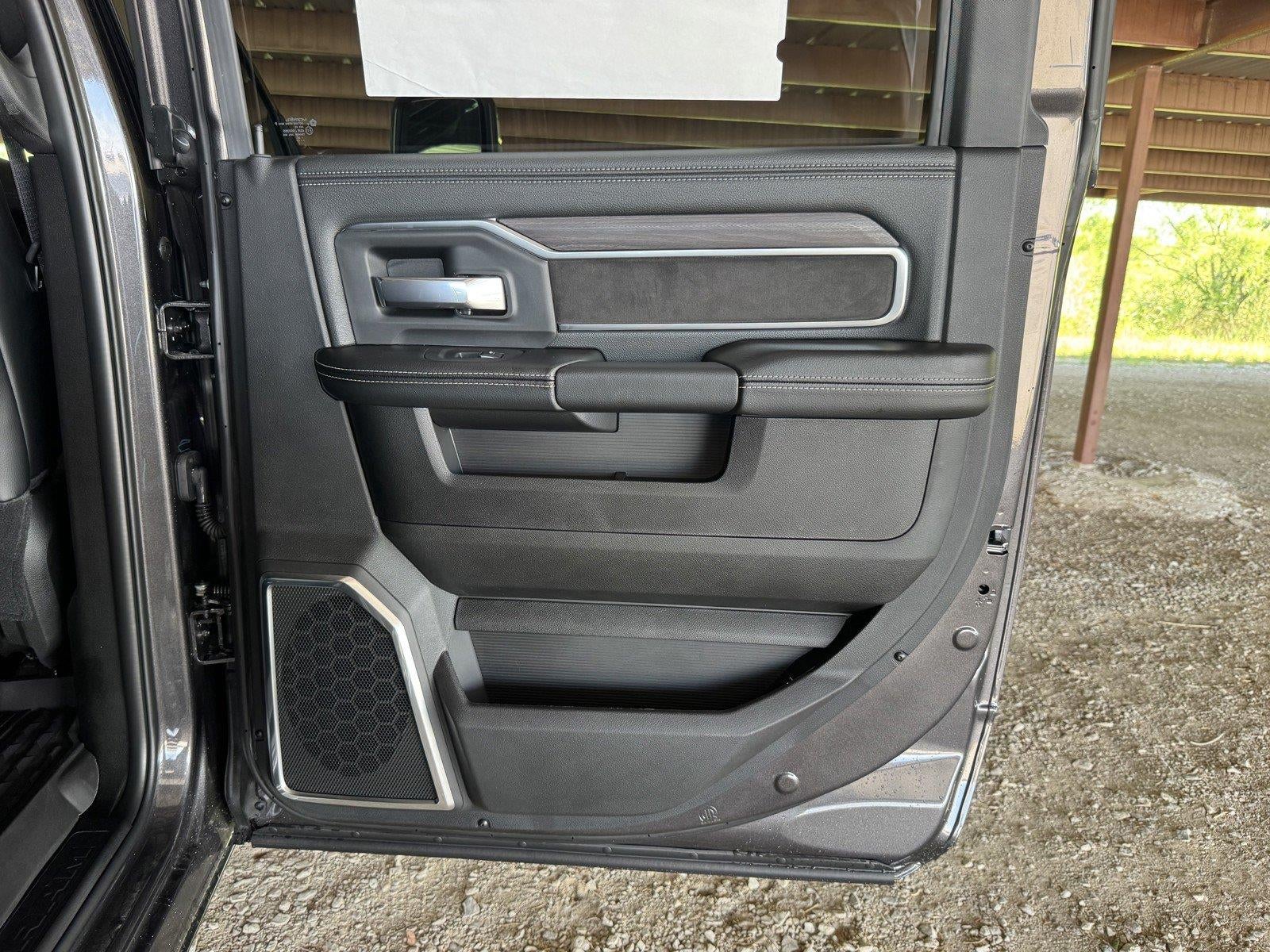 2026 RAM Ram 3500 RAM 3500 LARAMIE CREW CAB 4X4 8' BOX