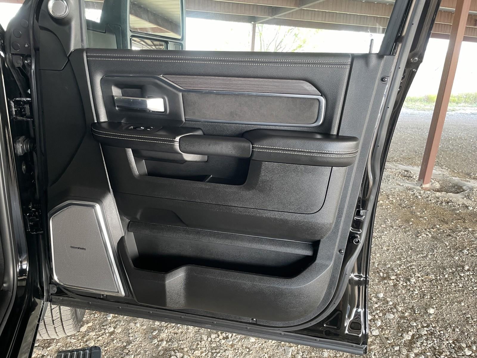 2026 RAM Ram 3500 RAM 3500 LARAMIE CREW CAB 4X4 8' BOX