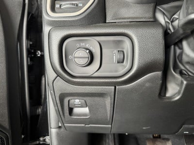 2026 RAM 1500 RAM 1500 EXPRESS CREW CAB 4X4 5'7' BOX