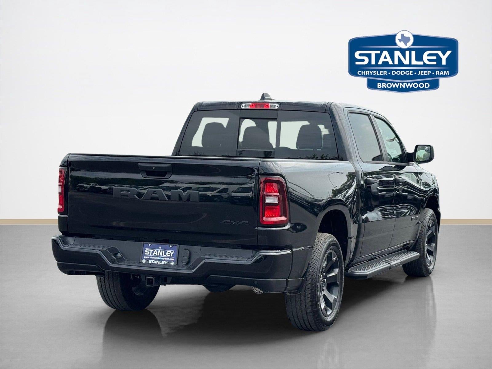 2026 RAM 1500 RAM 1500 EXPRESS CREW CAB 4X4 5'7' BOX
