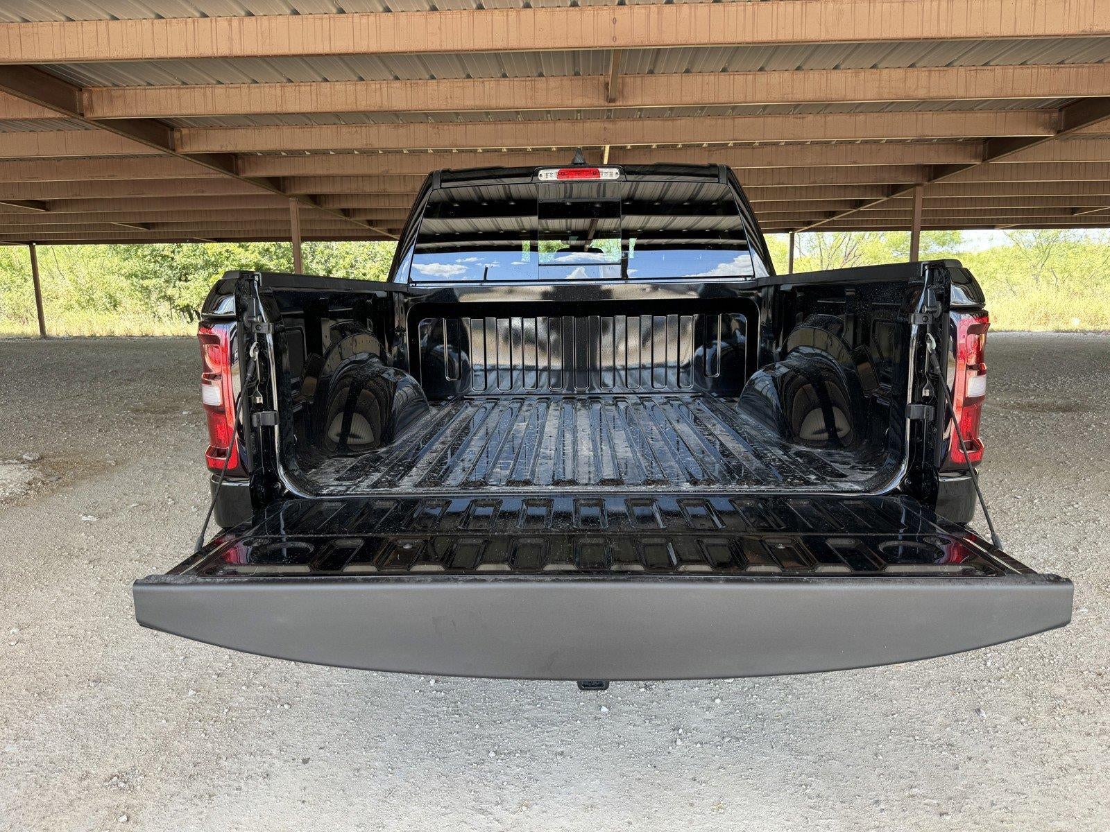 2026 RAM 1500 RAM 1500 EXPRESS CREW CAB 4X4 5'7' BOX