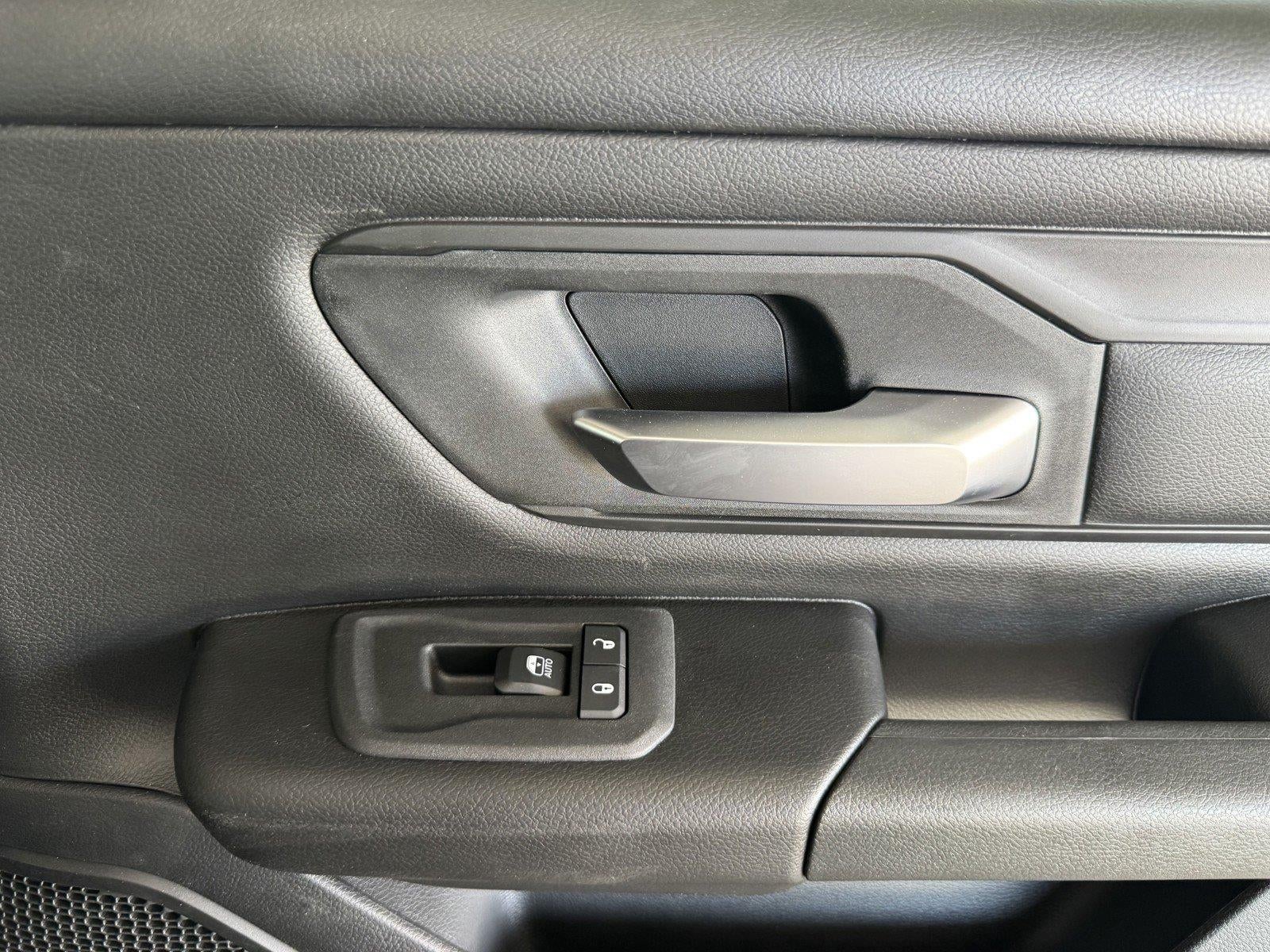 2026 RAM 1500 RAM 1500 EXPRESS CREW CAB 4X4 5'7' BOX