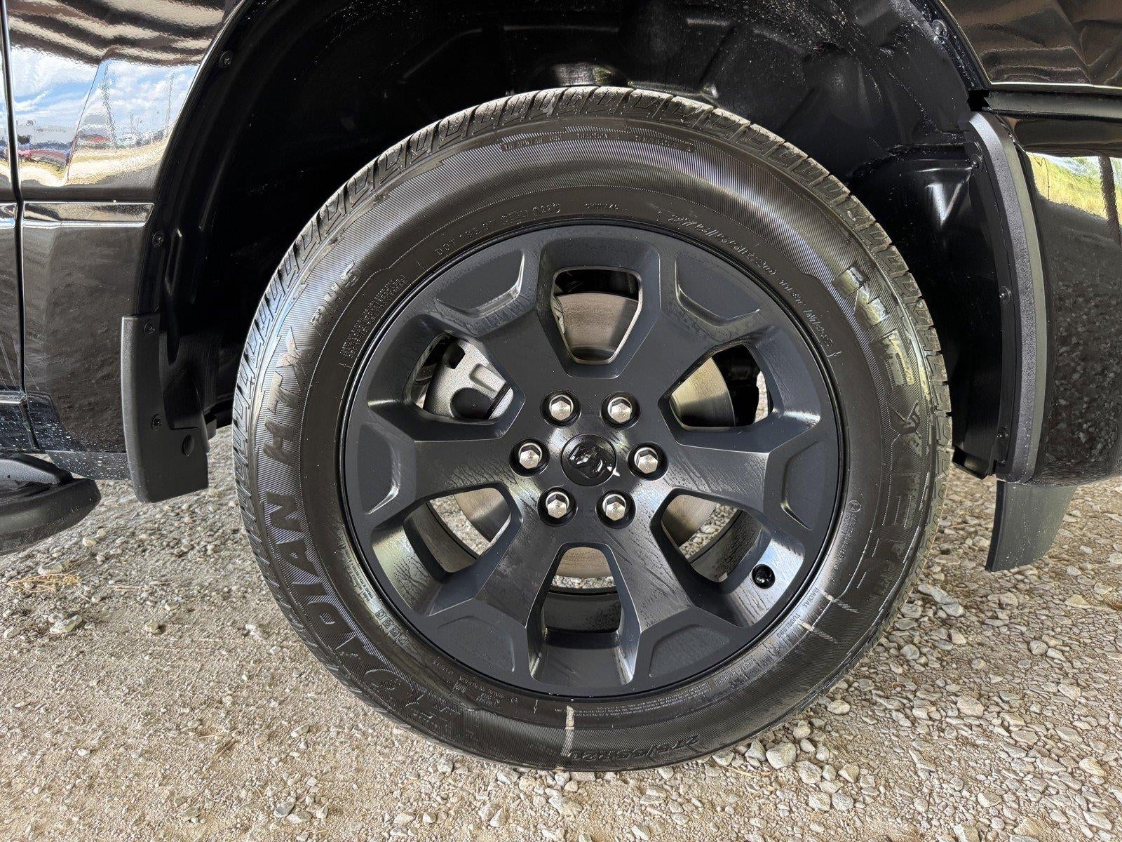 2026 RAM 1500 RAM 1500 EXPRESS CREW CAB 4X4 5'7' BOX