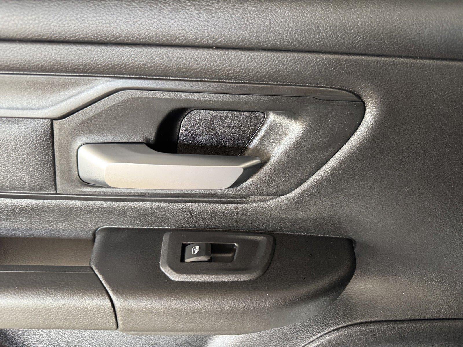 2027 RAM Ram 1500 RAM 1500 EXPRESS CREW CAB 4X4 5'7' BOX