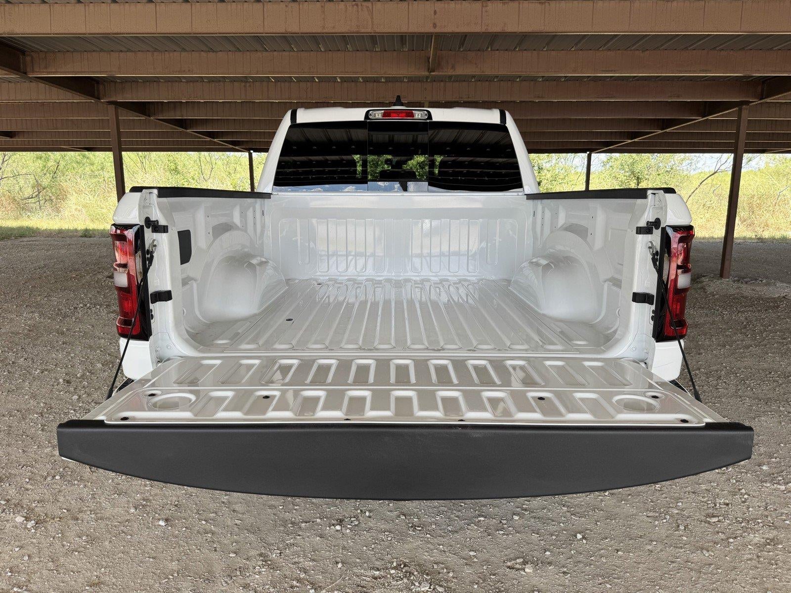 2027 RAM Ram 1500 RAM 1500 EXPRESS CREW CAB 4X4 5'7' BOX