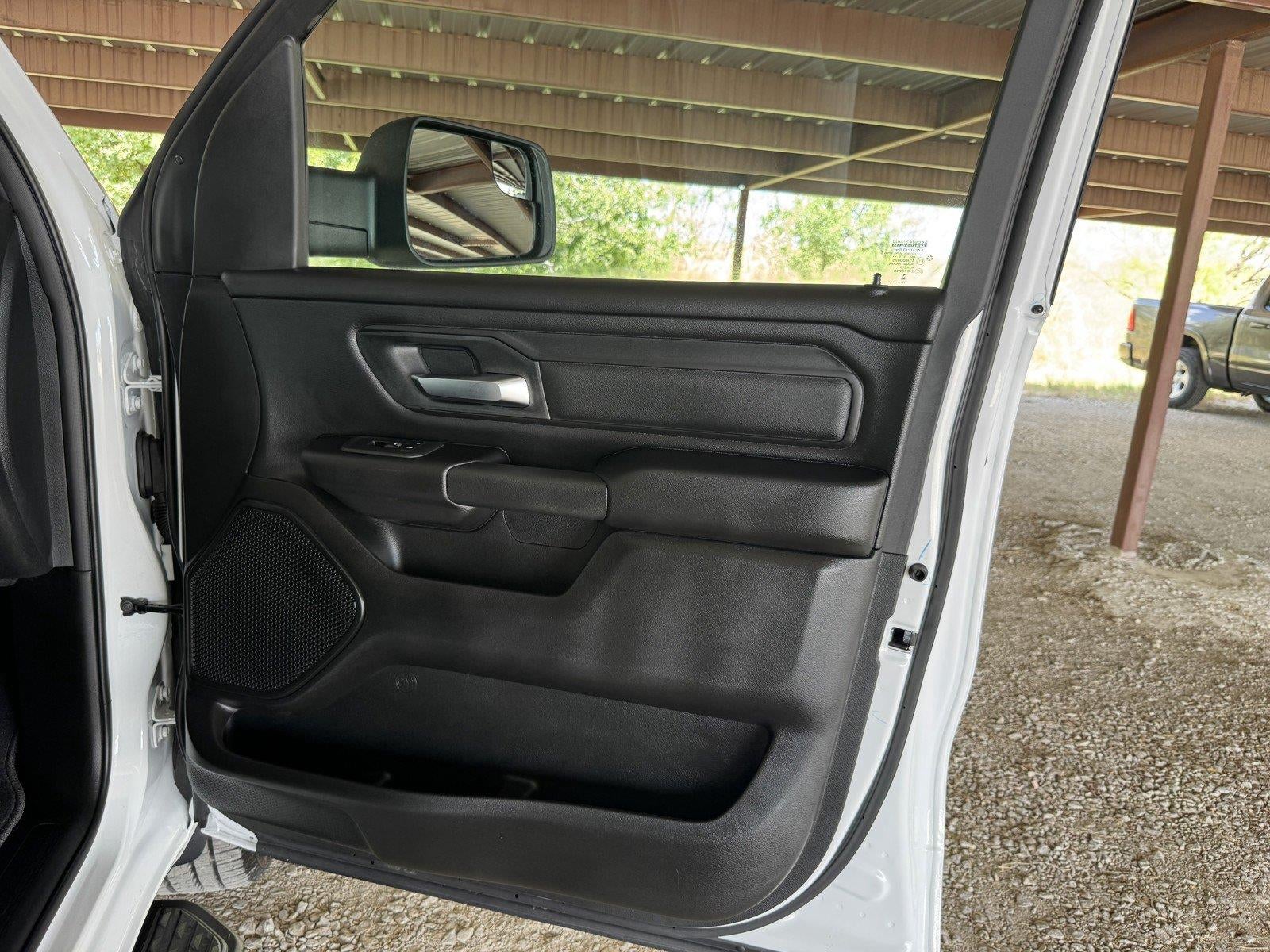 2027 RAM Ram 1500 RAM 1500 EXPRESS CREW CAB 4X4 5'7' BOX