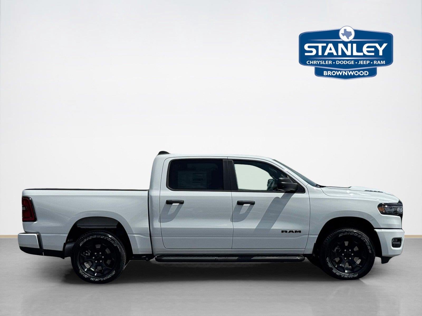 2027 RAM Ram 1500 RAM 1500 EXPRESS CREW CAB 4X4 5'7' BOX