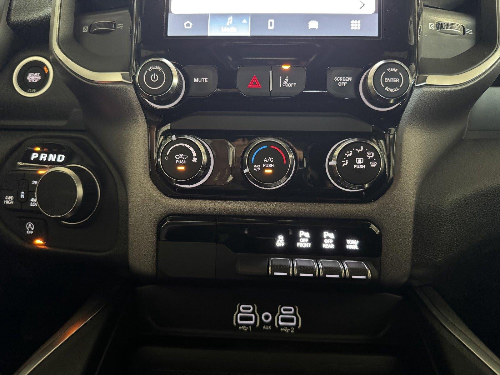 2026 RAM 1500 RAM 1500 EXPRESS CREW CAB 4X4 5'7' BOX