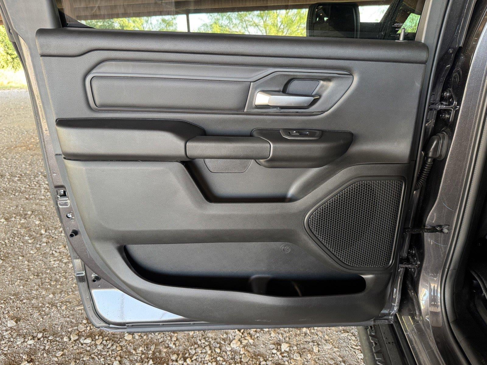2026 RAM 1500 RAM 1500 EXPRESS CREW CAB 4X4 5'7' BOX
