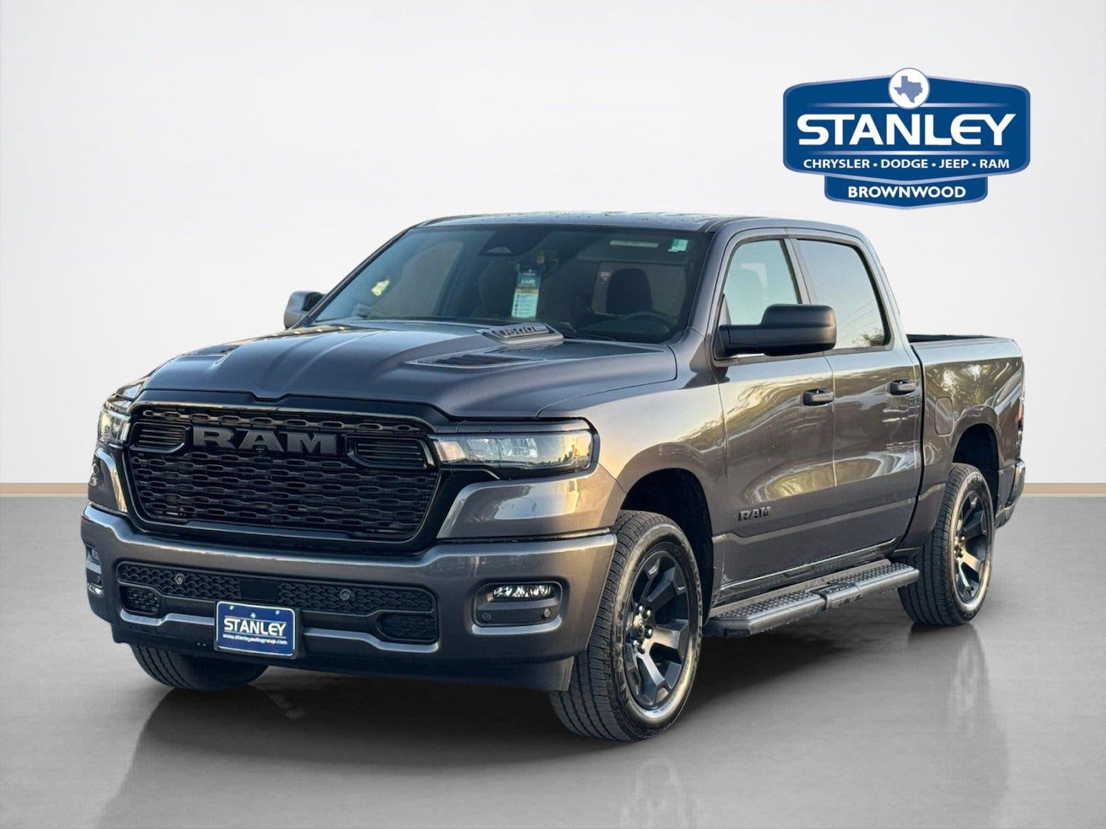2026 RAM 1500 RAM 1500 EXPRESS CREW CAB 4X4 5'7' BOX