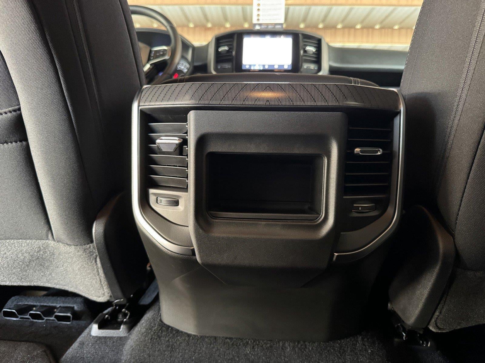 2026 RAM 1500 RAM 1500 EXPRESS CREW CAB 4X4 5'7' BOX