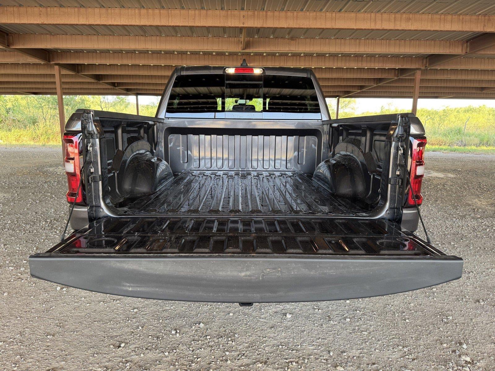 2026 RAM 1500 RAM 1500 EXPRESS CREW CAB 4X4 5'7' BOX