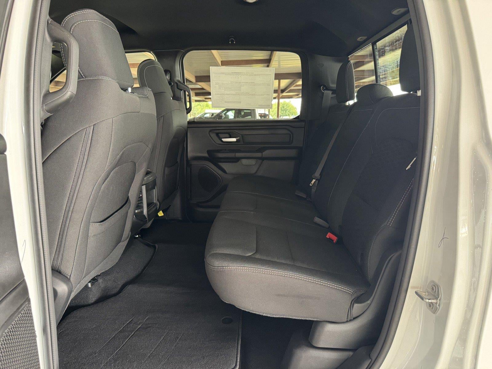 2026 RAM 1500 RAM 1500 EXPRESS CREW CAB 4X4 5'7' BOX
