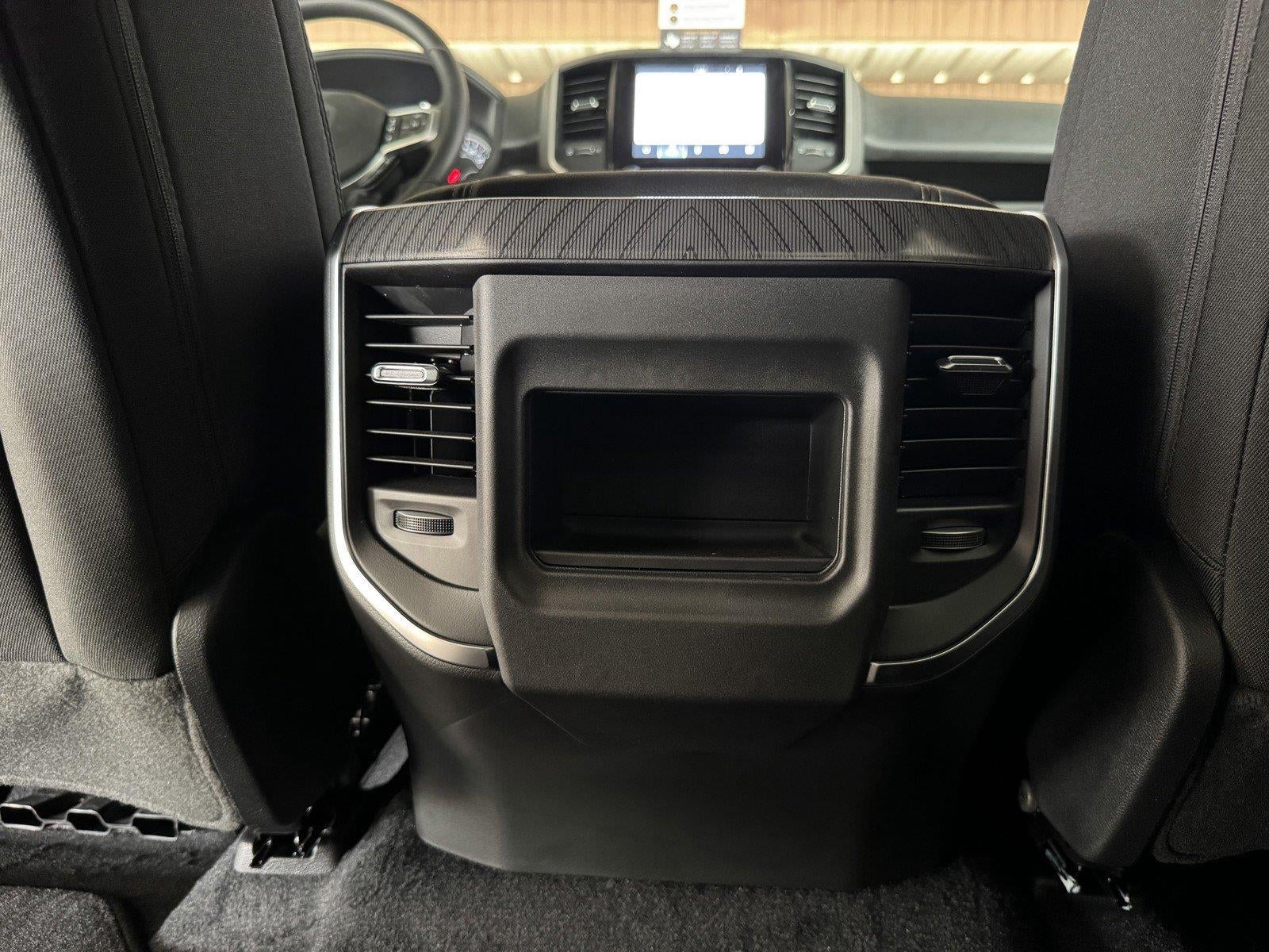 2026 RAM 1500 RAM 1500 EXPRESS CREW CAB 4X4 5'7' BOX