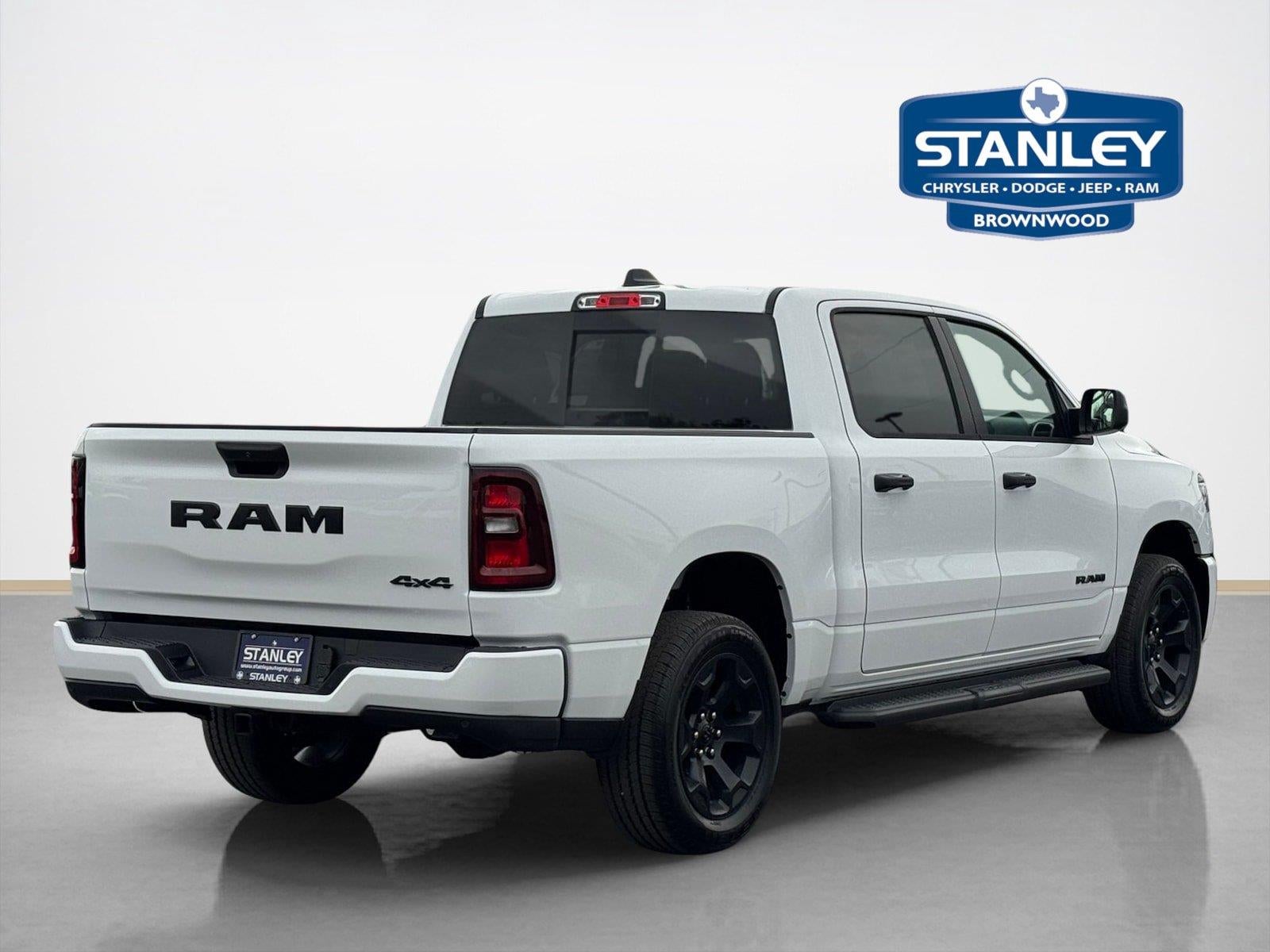 2026 RAM 1500 RAM 1500 EXPRESS CREW CAB 4X4 5'7' BOX