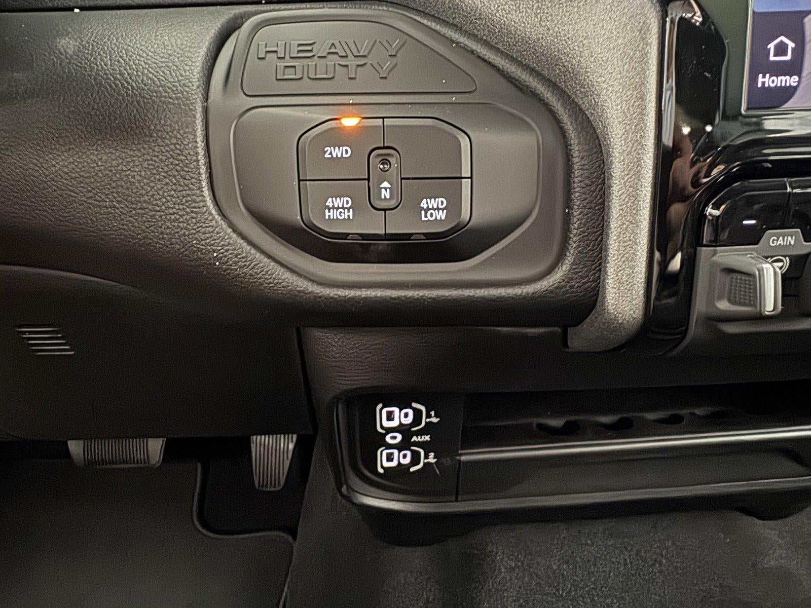 2027 RAM Ram 2500 RAM 2500 TRADESMAN CREW CAB 4X4 6'4' BOX