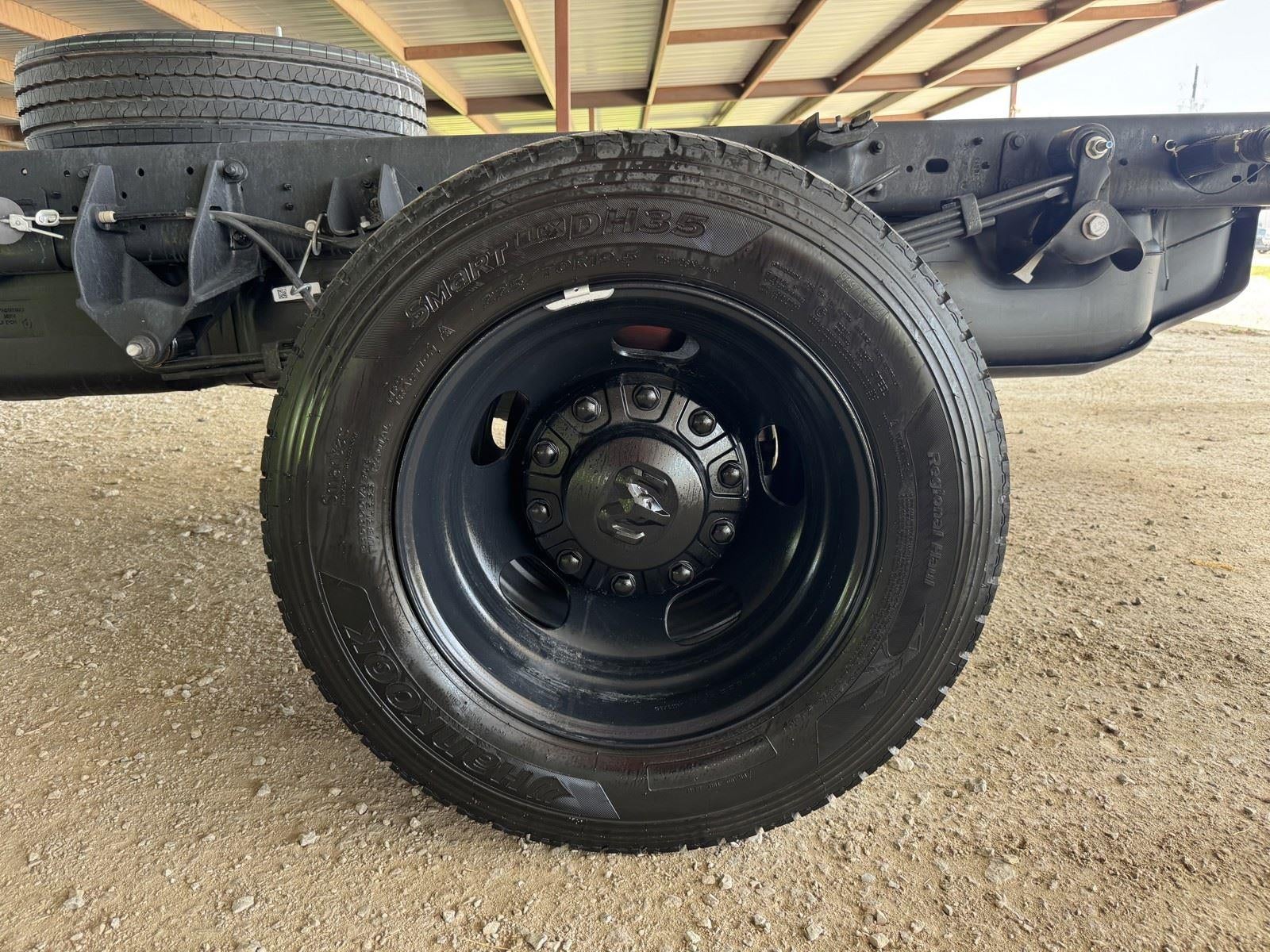 2026 RAM Ram 5500 Chassis Cab RAM 5500 TRADESMAN CHASSIS CREW CAB 4X4 84' CA