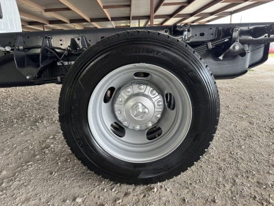 2026 RAM 5500 Chassis RAM 5500 TRADESMAN CHASSIS CREW CAB 4X4 84' CA