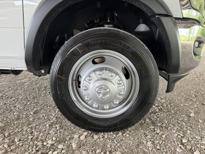 2026 RAM 5500 Chassis RAM 5500 TRADESMAN CHASSIS CREW CAB 4X4 84' CA