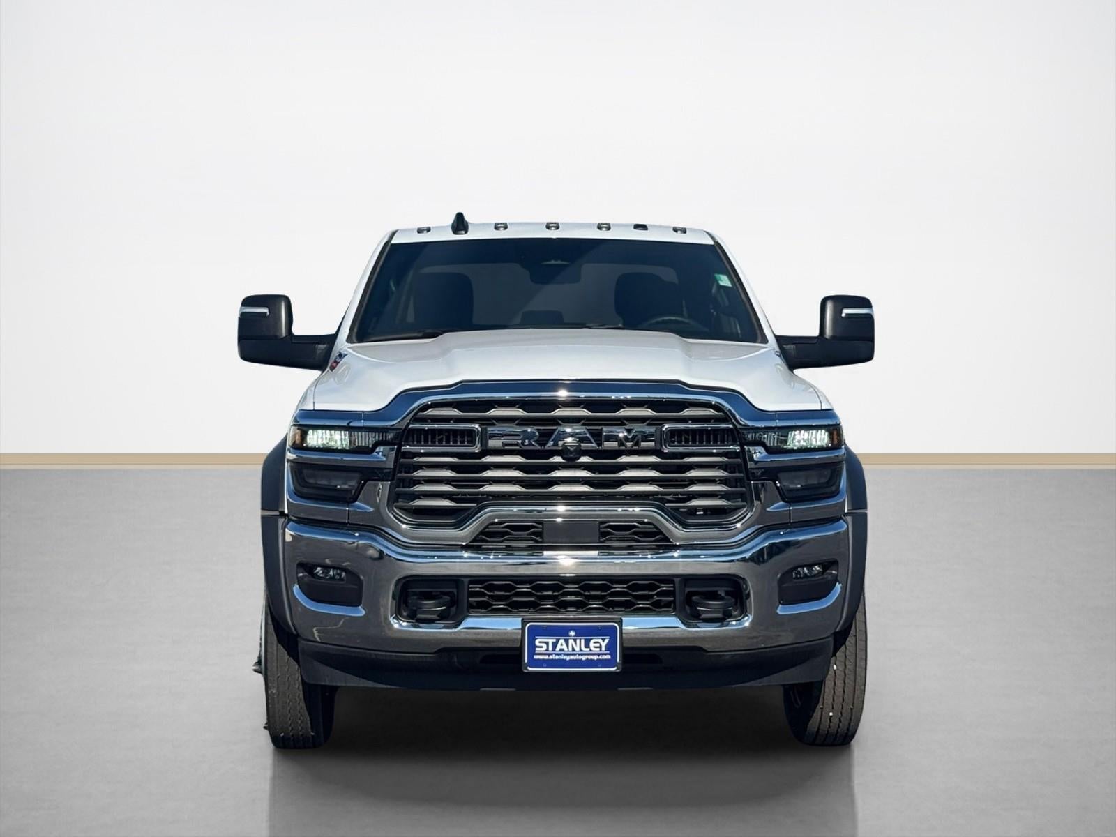 2026 RAM Ram 5500 Chassis Cab RAM 5500 TRADESMAN CHASSIS CREW CAB 4X4 84' CA