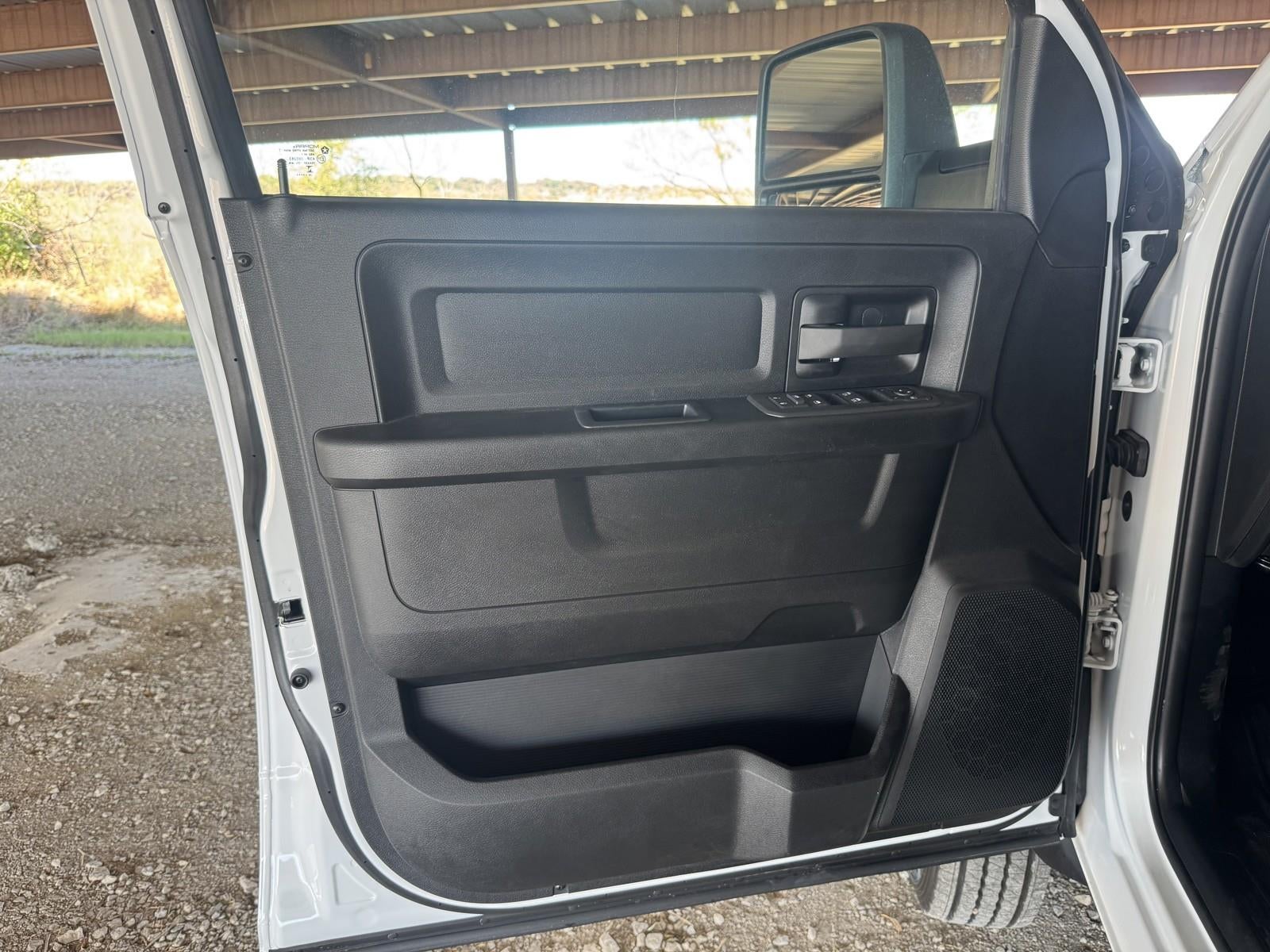 2026 RAM Ram 5500 Chassis Cab RAM 5500 TRADESMAN CHASSIS CREW CAB 4X4 84' CA