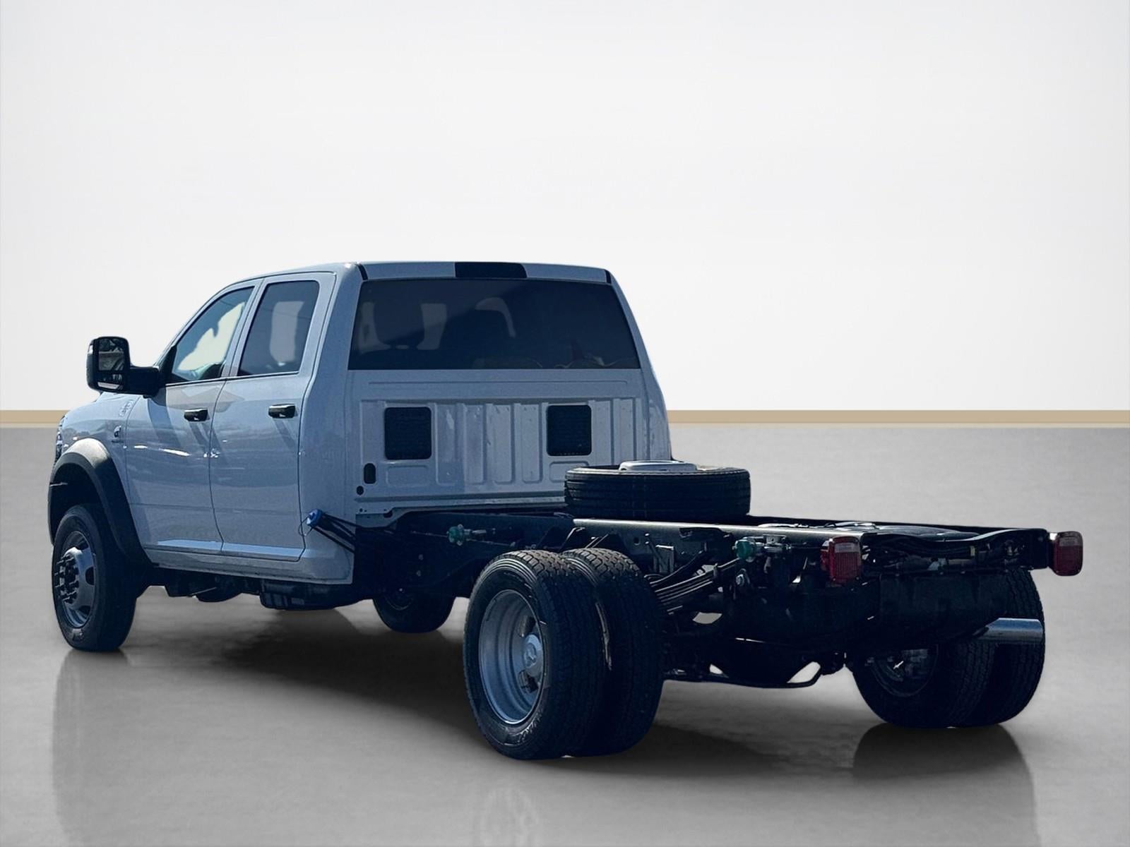 2026 RAM Ram 5500 Chassis Cab RAM 5500 TRADESMAN CHASSIS CREW CAB 4X4 84' CA