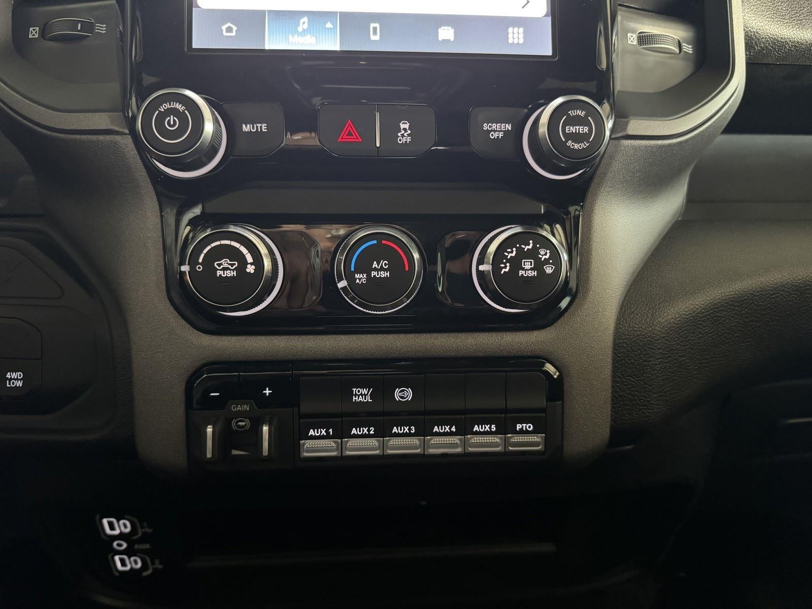 2026 RAM Ram 3500 Chassis Cab RAM 3500 TRADESMAN CREW CAB CHASSIS 4X4 60' CA