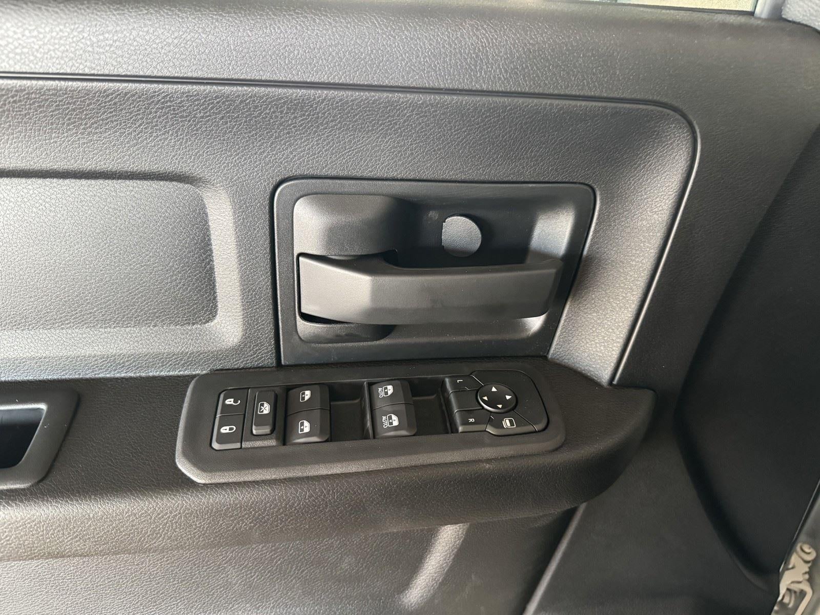 2026 RAM Ram 3500 Chassis Cab RAM 3500 TRADESMAN CREW CAB CHASSIS 4X4 60' CA