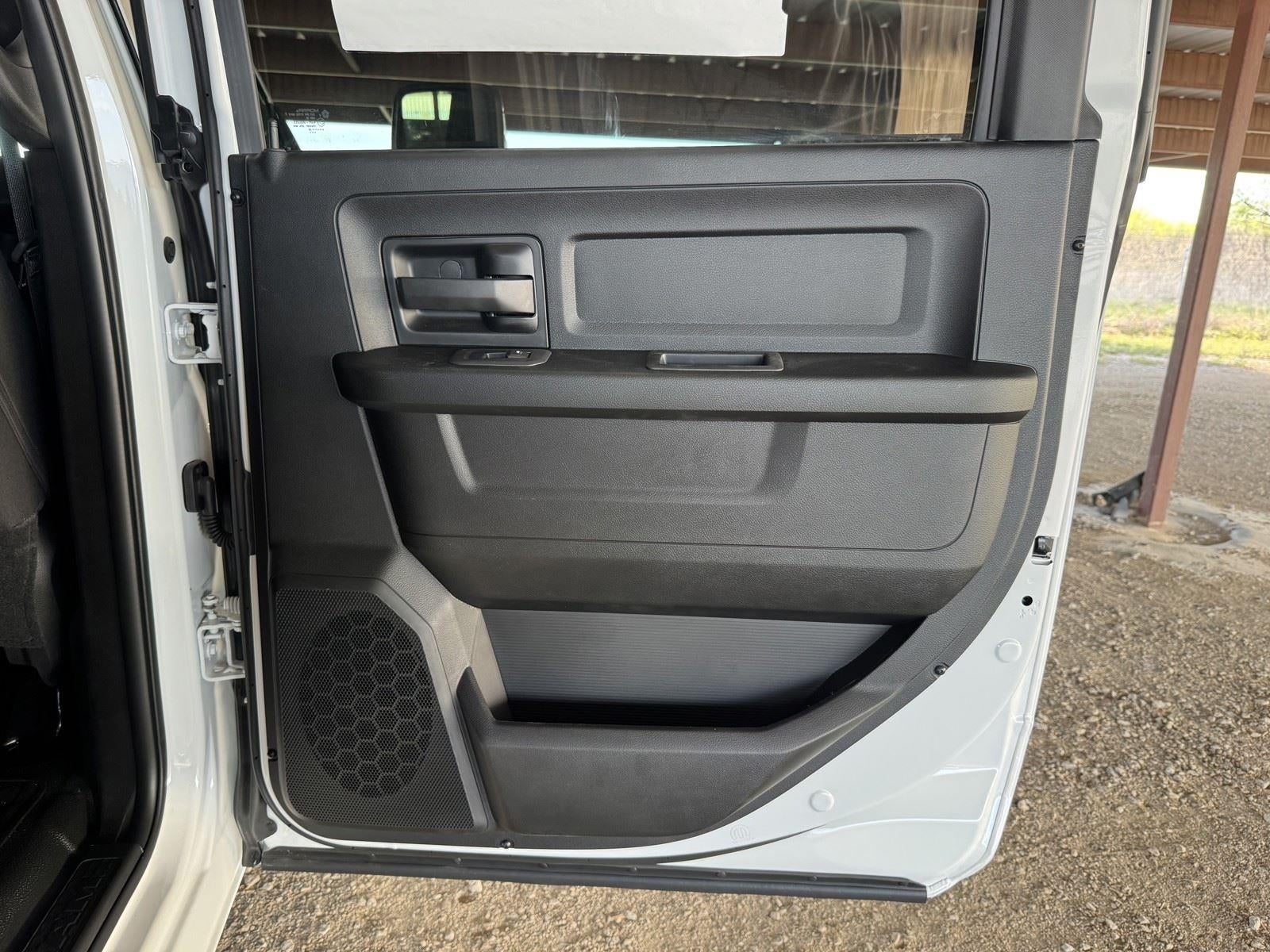 2026 RAM Ram 3500 Chassis Cab RAM 3500 TRADESMAN CREW CAB CHASSIS 4X4 60' CA