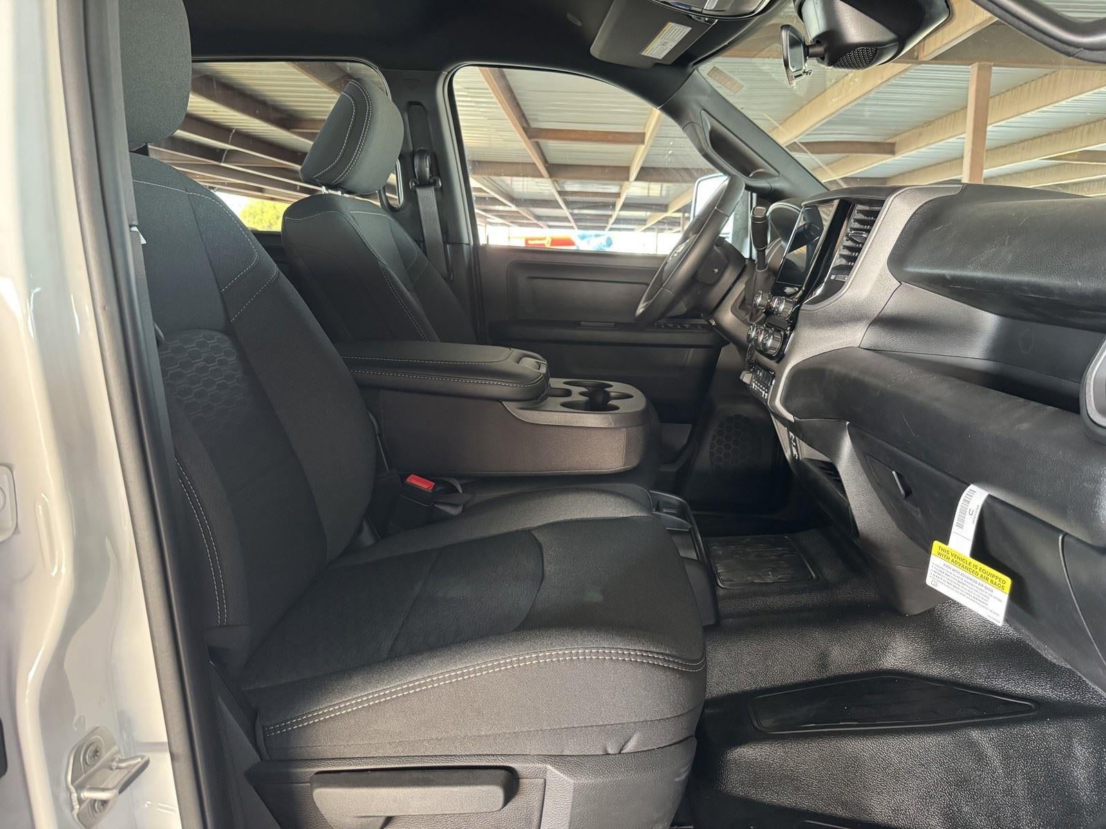 2026 RAM Ram 3500 Chassis Cab RAM 3500 TRADESMAN CREW CAB CHASSIS 4X4 60' CA