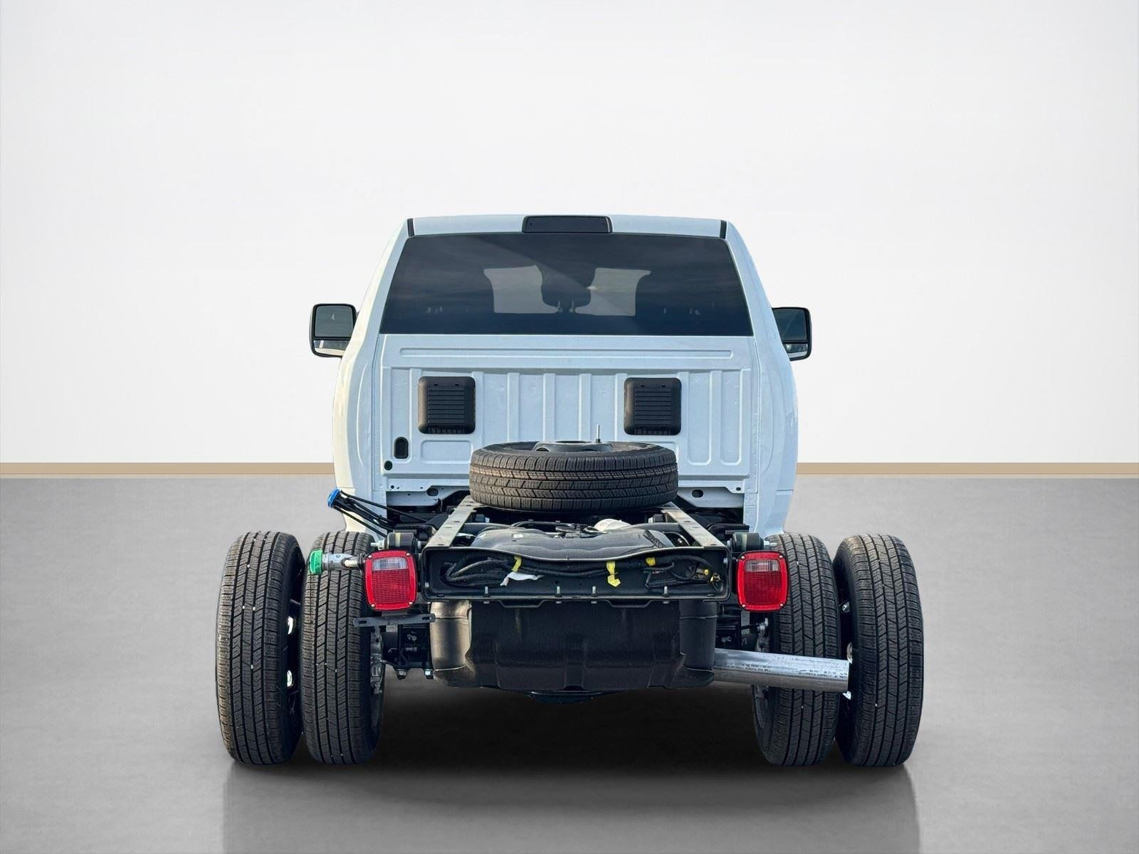 2026 RAM Ram 3500 Chassis Cab RAM 3500 TRADESMAN CREW CAB CHASSIS 4X4 60' CA