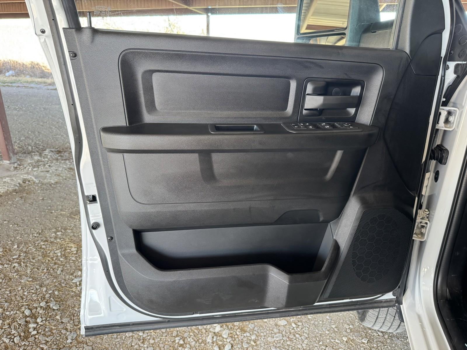 2026 RAM Ram 3500 Chassis Cab RAM 3500 TRADESMAN CREW CAB CHASSIS 4X4 60' CA