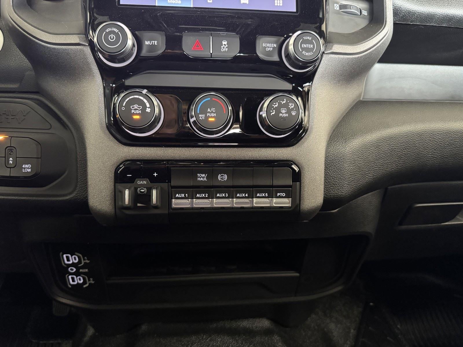 2026 RAM Ram 3500 Chassis Cab RAM 3500 TRADESMAN CREW CAB CHASSIS 4X4 60' CA