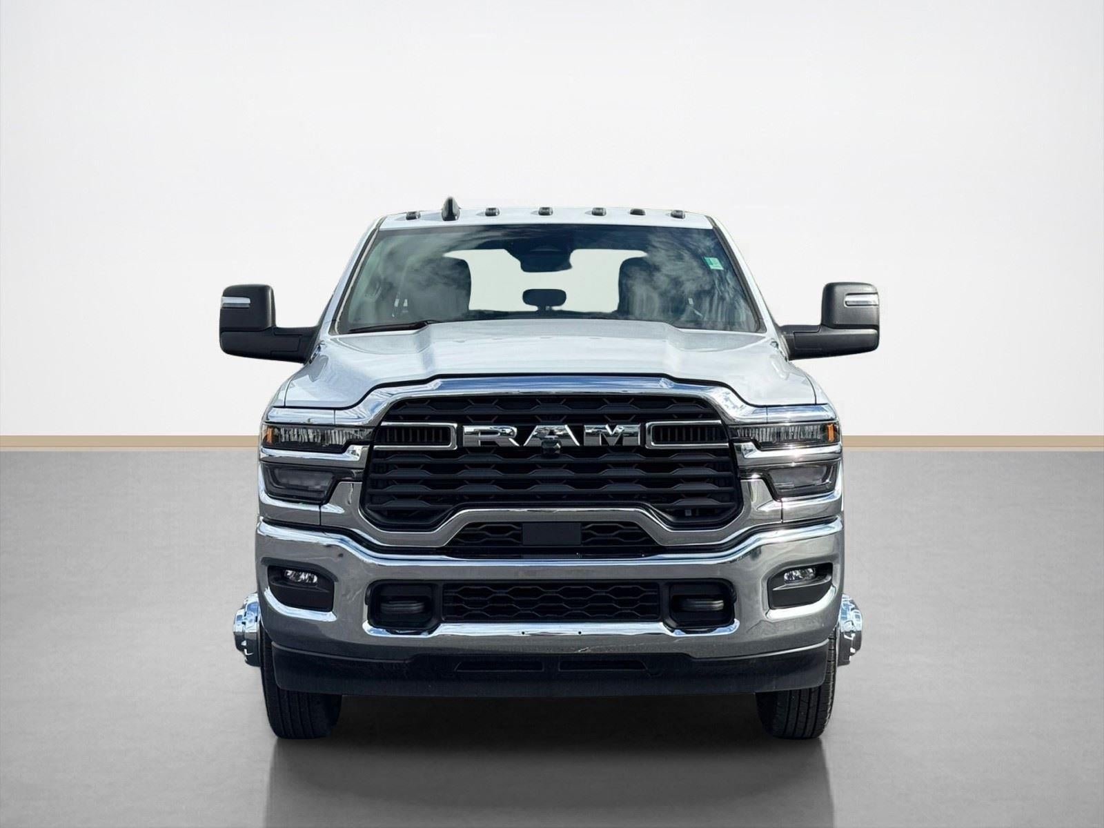 2026 RAM Ram 3500 Chassis Cab RAM 3500 TRADESMAN CREW CAB CHASSIS 4X4 60' CA