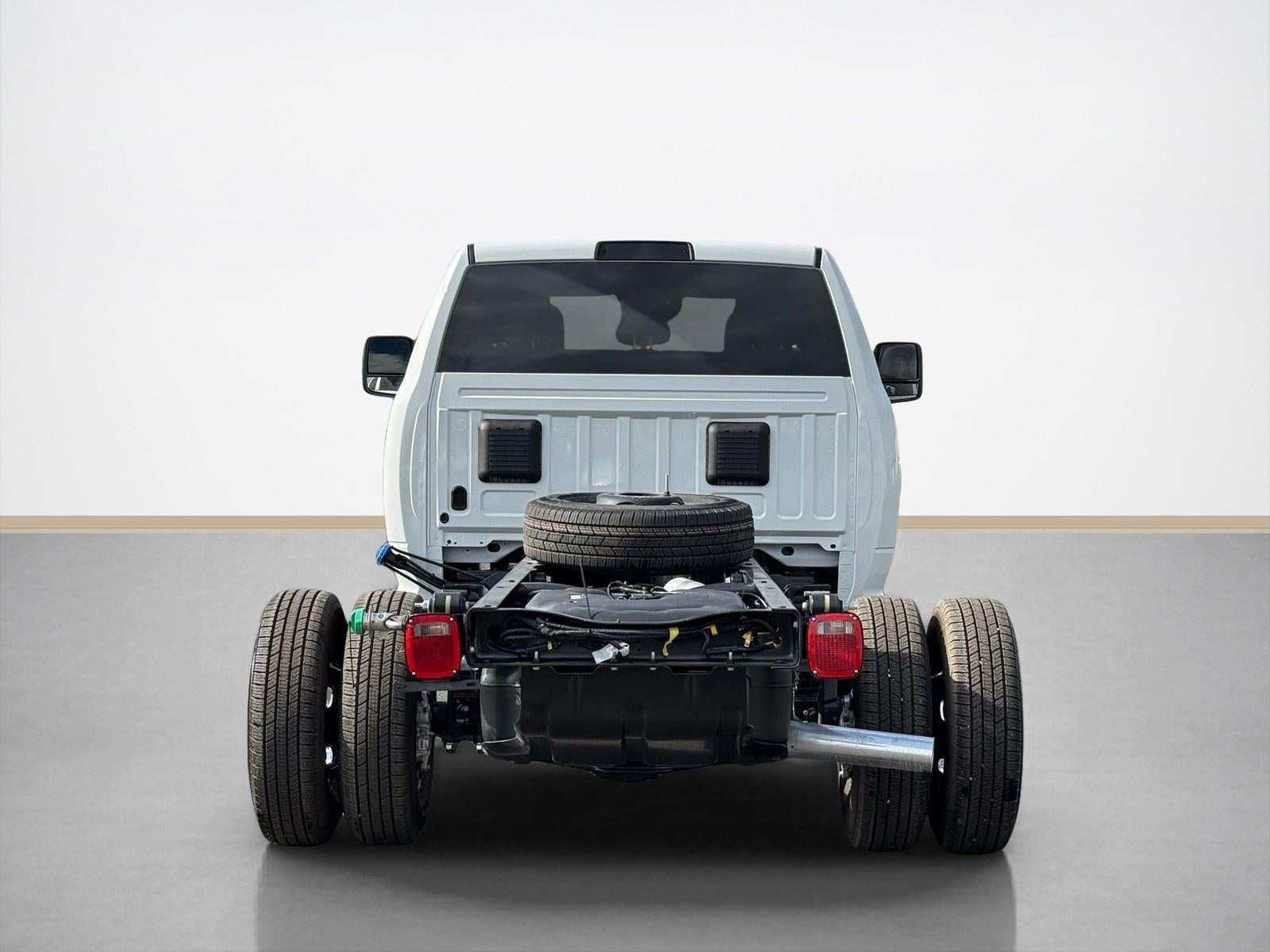 2026 RAM Ram 3500 Chassis Cab RAM 3500 TRADESMAN CREW CAB CHASSIS 4X4 60' CA