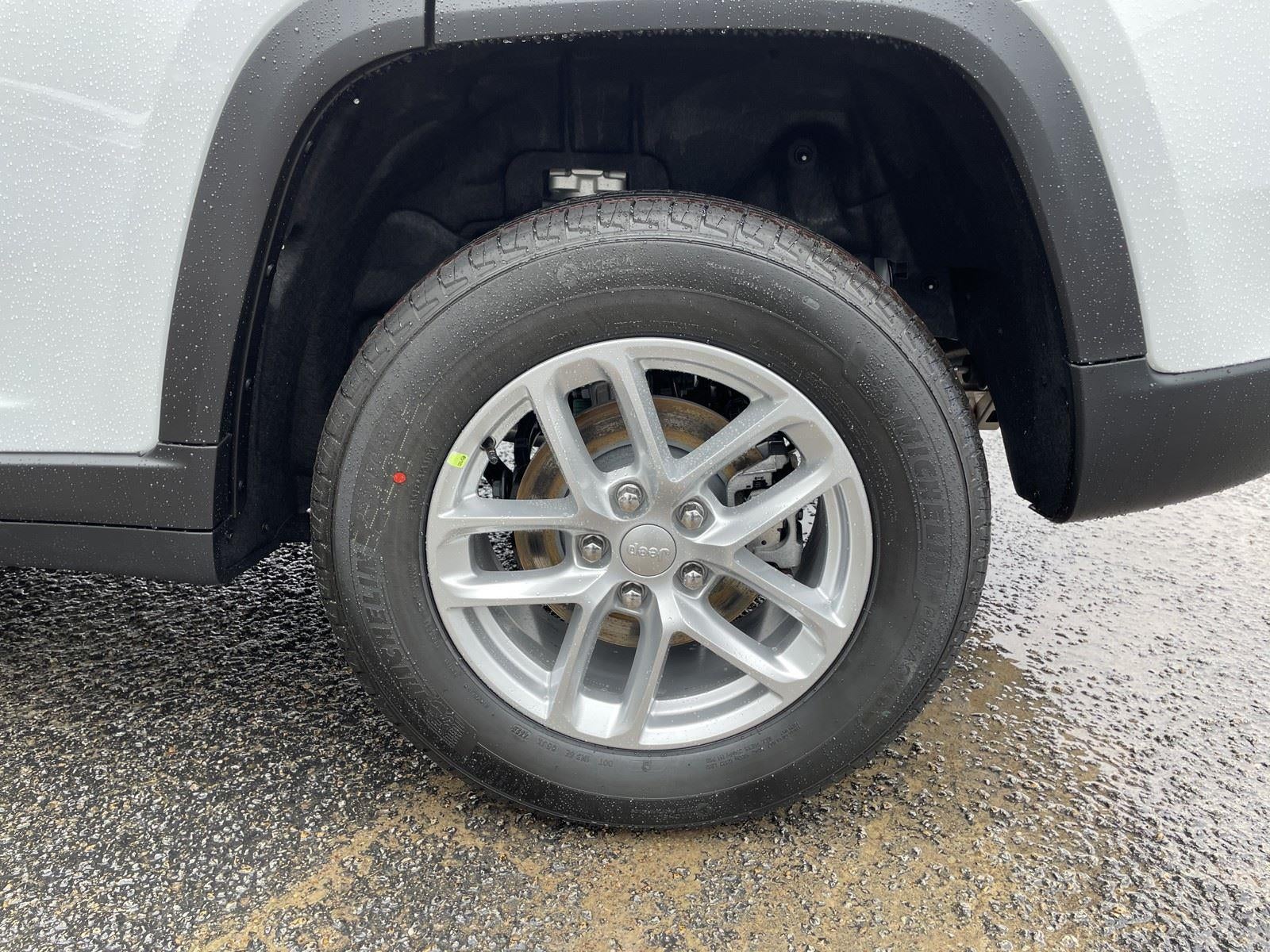 2025 Jeep Grand Cherokee GRAND CHEROKEE LAREDO X 4X2