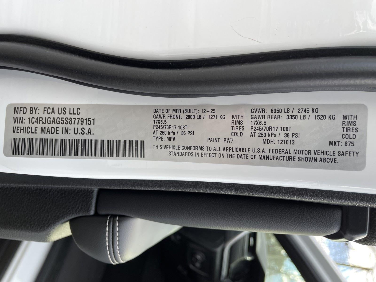 2025 Jeep Grand Cherokee GRAND CHEROKEE LAREDO 4X2