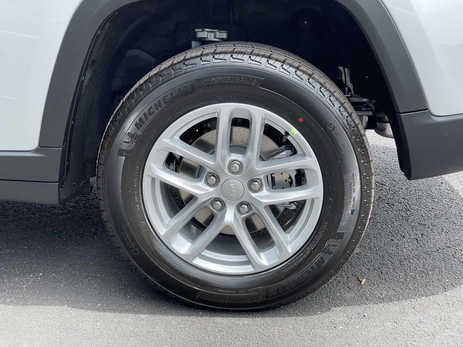 2026 Jeep Grand Cherokee GRAND CHEROKEE LAREDO 4X2