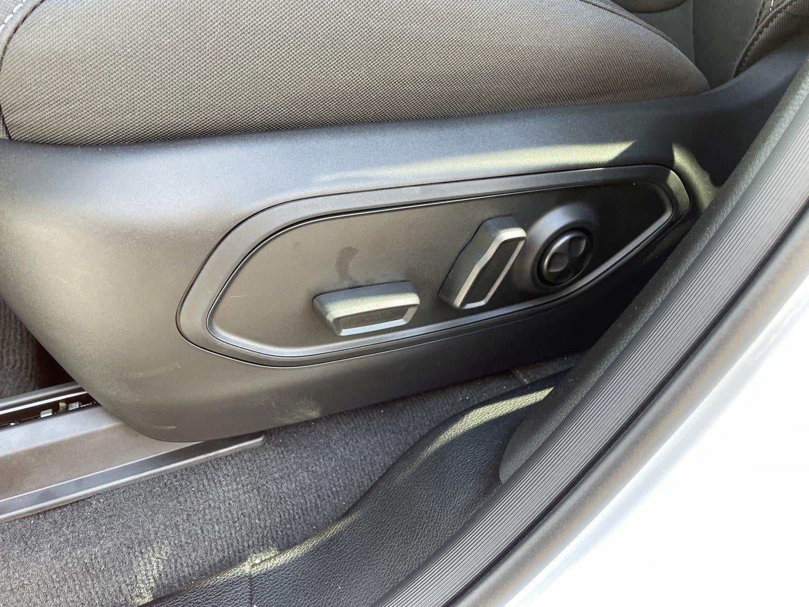 2027 Jeep Grand Cherokee GRAND CHEROKEE LAREDO X 4X2
