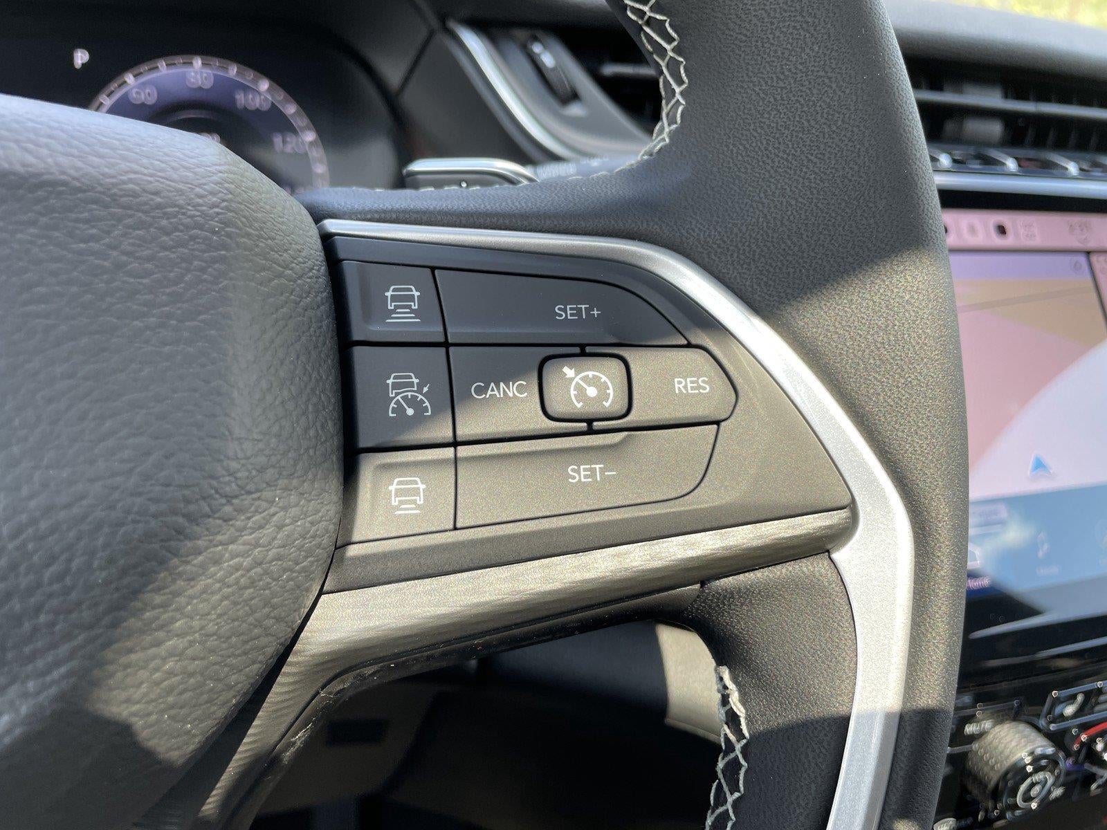 2027 Jeep Grand Cherokee GRAND CHEROKEE LAREDO X 4X2