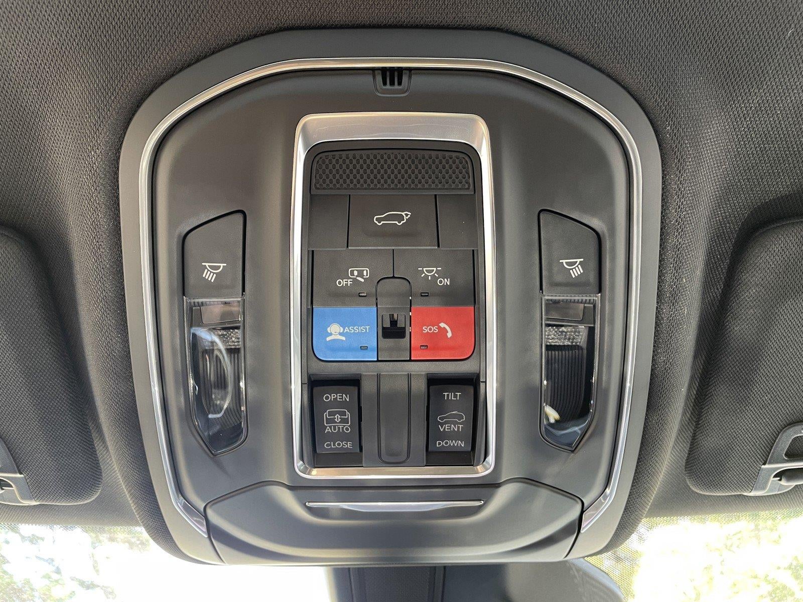 2027 Jeep Grand Cherokee GRAND CHEROKEE LAREDO X 4X2